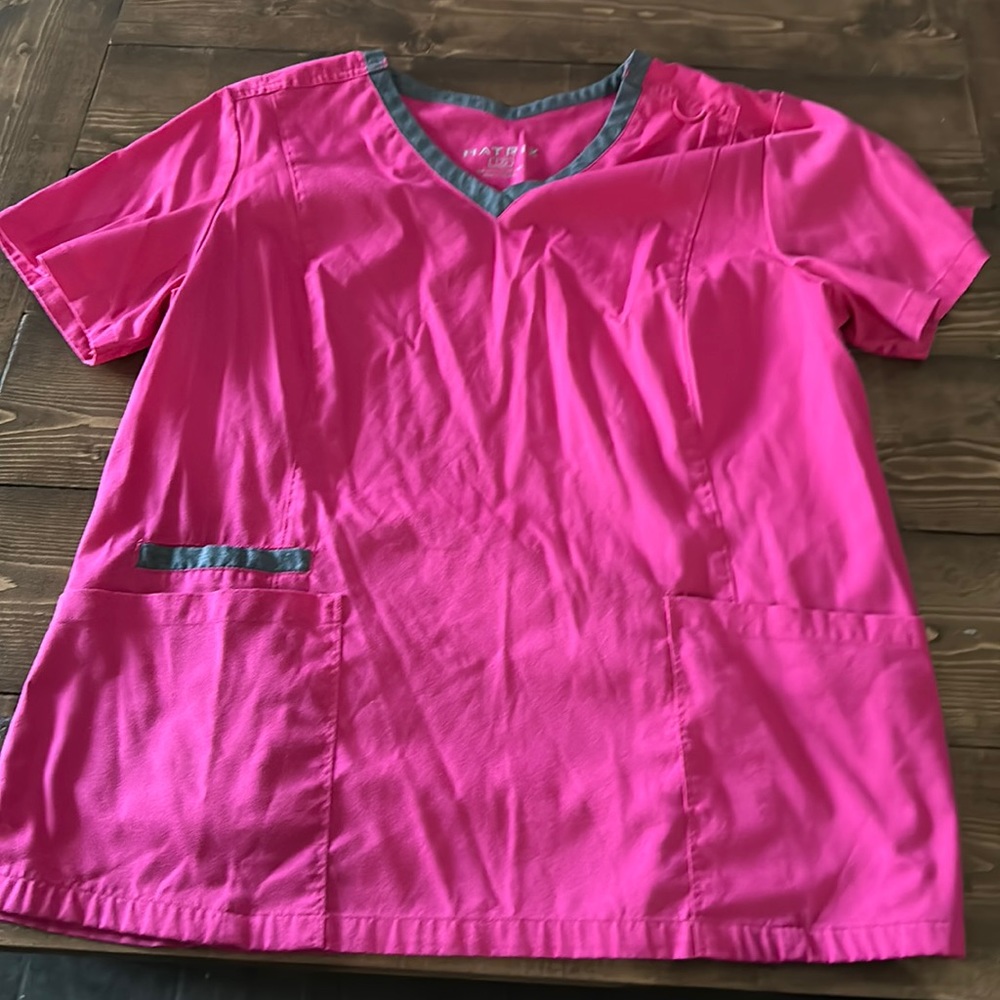 Women’s scrub top